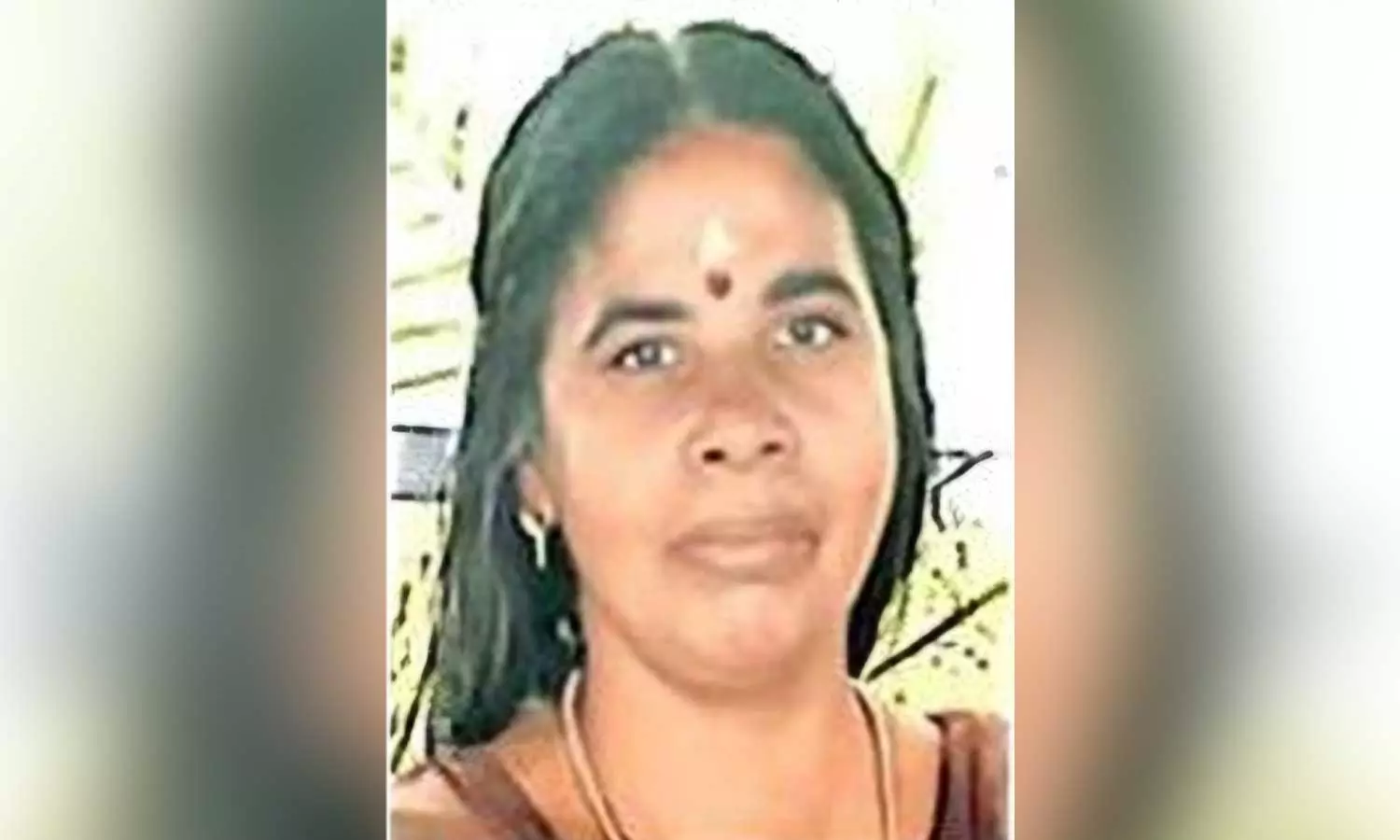 മൈസൂരുവിൽ വിനോദയാത്രയ്ക്കെത്തിയ കണ്ണൂർ സ്വദേശിനി ഭക്ഷണം കഴിക്കുന്നതിനിടെ ബസിടിച്ച് മരിച്ചു മൈസൂരുവിൽ വിനോദയാത്രയ്ക്കെത്തിയ കണ്ണൂർ സ്വദേശിനി ഭക്ഷണം കഴിക്കുന്നതിനിടെ ബസിടിച്ച് മരിച്ചു