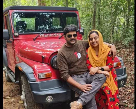 ഈ ഭൂമിയിൽ വേറെന്തു നഷ്ടപ്പെട്ടാലും പിടിച്ചു നിൽക്കുമായിരുന്നു! ഇത് ഹൃദയത്തെ തകർത്തുകളഞ്ഞു നവാസ് ഇല്ലാത്ത ആദ്യത്തെ വിവാഹവാർഷികത്തിൽ കണ്ണീര് മായാതെ രഹന ഈ ഭൂമിയിൽ വേറെന്തു നഷ്ടപ്പെട്ടാലും പിടിച്ചു നിൽക്കുമായിരുന്നു! ഇത് ഹൃദയത്തെ തകർത്തുകളഞ്ഞു നവാസ് ഇല്ലാത്ത ആദ്യത്തെ വിവാഹവാർഷികത്തിൽ കണ്ണീര് മായാതെ രഹന