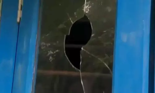 സർക്കാർ സ്‌കൂളിന് നേരെ സമൂഹിക വിരുദ്ധരുടെ ആക്രമണം