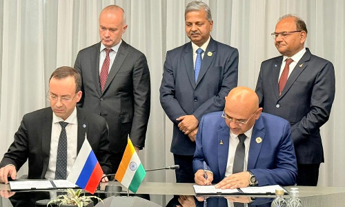 ചരിത്രത്തിലേക്ക്: ആദ്യമായി യാത്രാവിമാനം നിര്‍മിക്കാനൊരുങ്ങി ഇന്ത്യ; റഷ്യയുമായി കരാര്‍ ഒപ്പിട്ടു