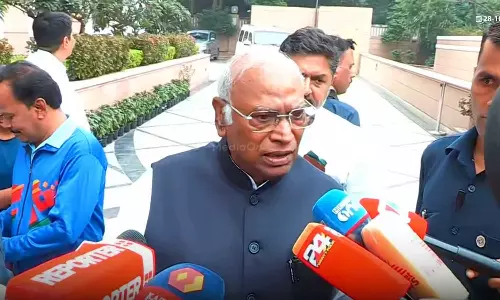 മീറ്റിങ്ങിൽ കെ.സുധാകരൻ ചില കാര്യങ്ങൾ പറഞ്ഞിട്ടുണ്ട്... അത് പുറത്ത് പറയാൻ കഴിയില്ല; ഖാർ​ഗെ