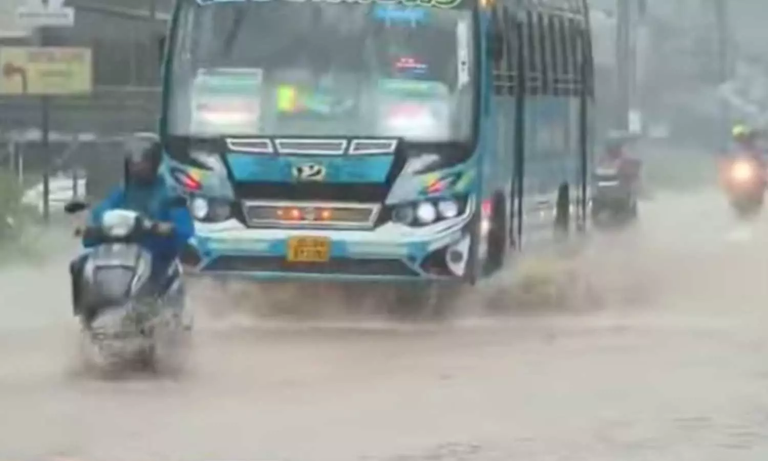 ഇടിമിന്നലോട് കൂടിയ ഒറ്റപ്പെട്ട ശക്തമായ മഴയ്ക്ക് സാധ്യത; എട്ട് ജില്ലകളില് യെല്ലോ അലർട്ട് ഇടിമിന്നലോട് കൂടിയ ഒറ്റപ്പെട്ട ശക്തമായ മഴയ്ക്ക് സാധ്യത; എട്ട് ജില്ലകളില് യെല്ലോ അലർട്ട്