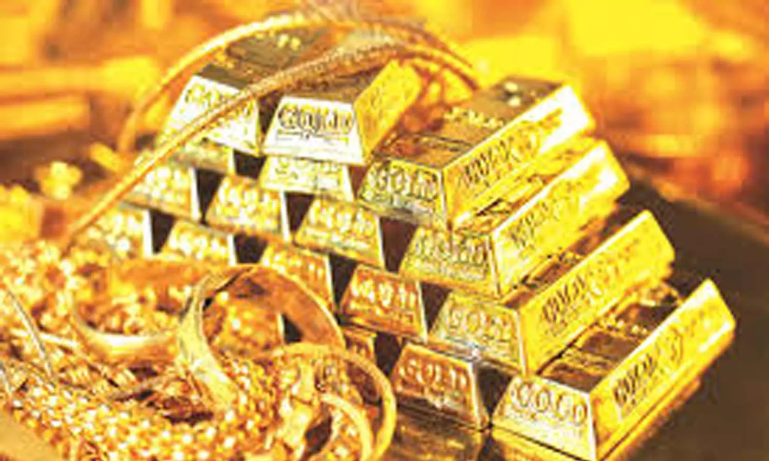 യുഎഇയിൽ സ്വർണവില കുറയുന്നു, ആളുകൾ സ്വർണം വിൽക്കണോ വാങ്ങണോ എന്ന ചിന്തയിൽ യുഎഇയിൽ സ്വർണവില കുറയുന്നു, ആളുകൾ സ്വർണം വിൽക്കണോ വാങ്ങണോ എന്ന ചിന്തയിൽ