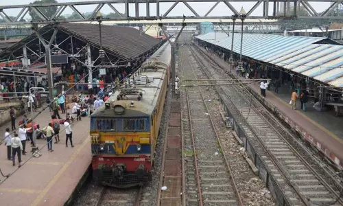 നെടുമ്പാശ്ശേരിയിൽ റെയിൽവേ സ്റ്റേഷന് കേന്ദ്ര റെയിൽവേ ബോർഡിന്റെ പച്ചക്കൊടി; ഒരു വർഷത്തിനുള്ളിൽ നിർമാണം പൂർത്തിയാക്കും