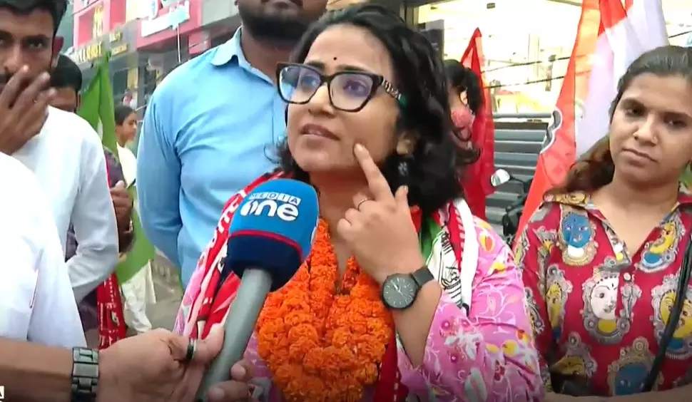 ബിഹാറിൽ കളം നിറഞ്ഞ് ദേശീയ നേതാക്കൾ; മോദിയും രാഹുൽ ഗാന്ധിയും ഇന്ന് പ്രചരണ റാലികളിൽ പങ്കെടുക്കും ബിഹാറിൽ കളം നിറഞ്ഞ് ദേശീയ നേതാക്കൾ; മോദിയും രാഹുൽ ഗാന്ധിയും ഇന്ന് പ്രചരണ റാലികളിൽ പങ്കെടുക്കും