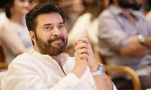 മമ്മൂട്ടിക്ക് വേണ്ടി കണ്ണൂർ തളിപ്പറമ്പ് രാജരാജേശ്വര ക്ഷേത്രത്തിൽ പൊന്നിൻ കുടം വഴിപാട് മമ്മൂട്ടിക്ക് വേണ്ടി കണ്ണൂർ തളിപ്പറമ്പ് രാജരാജേശ്വര ക്ഷേത്രത്തിൽ പൊന്നിൻ കുടം വഴിപാട്