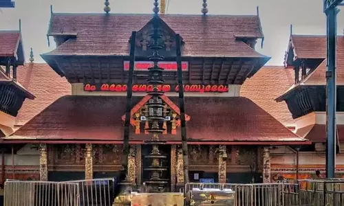ദേവസ്വം ബോർഡിന് തിരിച്ചടി; ഗുരുവായൂര്‍ ക്ഷേത്രത്തിലെ ഏകാദശി ഉദയാസ്തമയ പൂജ മാറ്റാനാവില്ലെന്ന് സുപ്രീം കോടതി