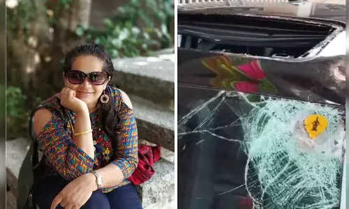 ഓടിക്കൊണ്ടിരുന്ന കാറിന് മുകളിലേക്ക് പാറ പതിച്ചു; യുവതിക്ക് ദാരുണാന്ത്യം