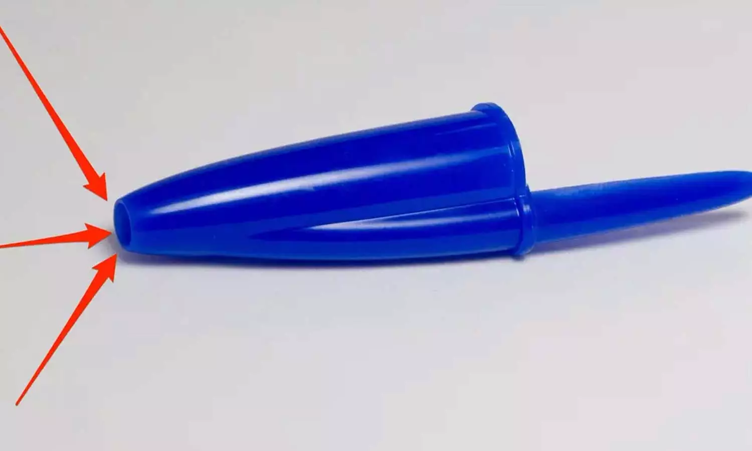 പേനയുടെ അടപ്പിൽ എന്തിനാണ് ഒരു ദ്വാരം; ചിലപ്പോൾ അത് ജിവൻ വരെ രക്ഷിക്കും