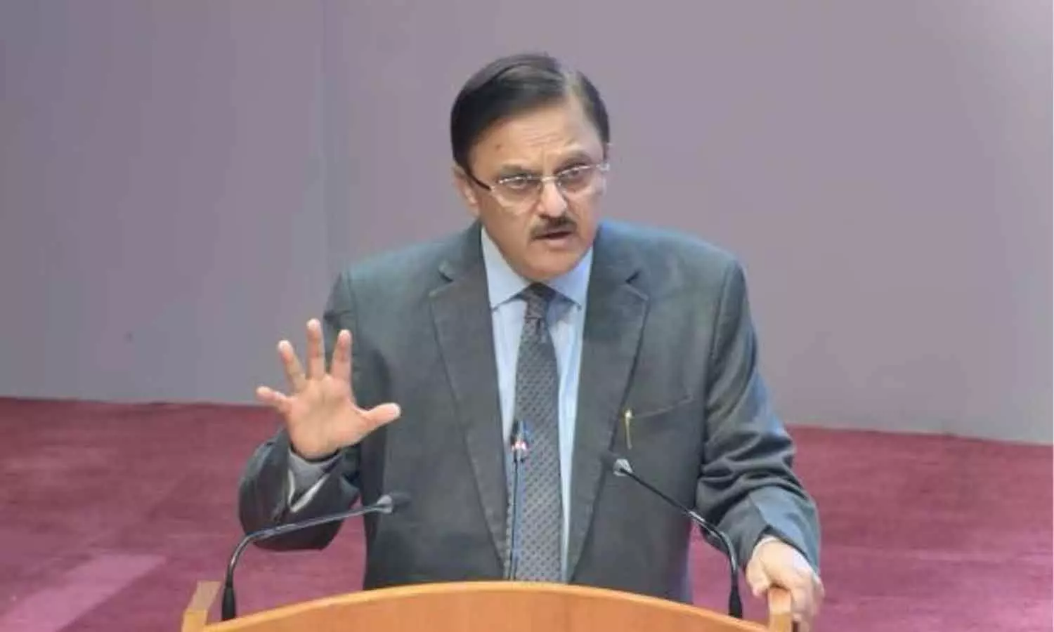 പടക്കംപൊട്ടിക്കലും വിഗ്രഹമൊഴുക്കലും നിർബന്ധിത മതാചാരമല്ല: മുൻ സുപ്രിംകോടതി ജഡ്ജി എ.എസ് ഓക