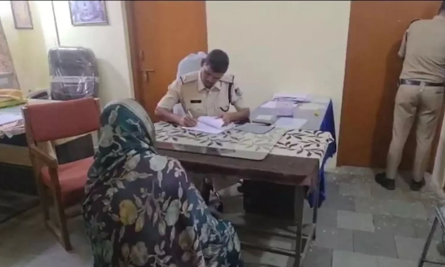 Just Before Engagement, Brides Father Elopes With Grooms Mother In MP