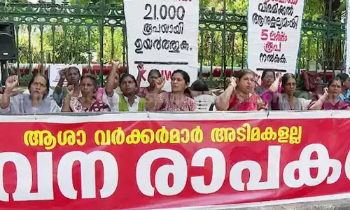 asha workers strike,kerala,ആശാസമരം,ആശാ വര്‍ക്കര്‍മാര്‍,രാപകല്‍ സമരം