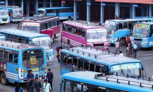 വിദ്യാർഥികളുമായി സംഘർഷം; കോഴിക്കോട് - മാങ്കാവ്- പന്തീരങ്കാവ് റൂട്ടിൽ ബസ് ജീവനക്കാരുടെ മിന്നൽ പണിമുടക്ക്
