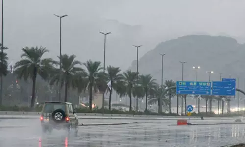 സൗദിയുടെ എട്ടിടങ്ങളിൽ ഇന്ന് ഇടിമിന്നലോടുകൂടിയ മഴക്കും ശക്തമായ കാറ്റിനും സാധ്യത