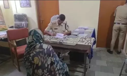 Just Before Engagement, Brides Father Elopes With Grooms Mother In MP