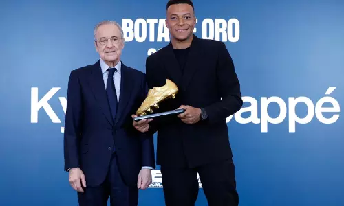 യൂറോപ്യൻ ഗോൾഡൻ ഷൂ ഏറ്റുവാങ്ങി എംബാപ്പെ