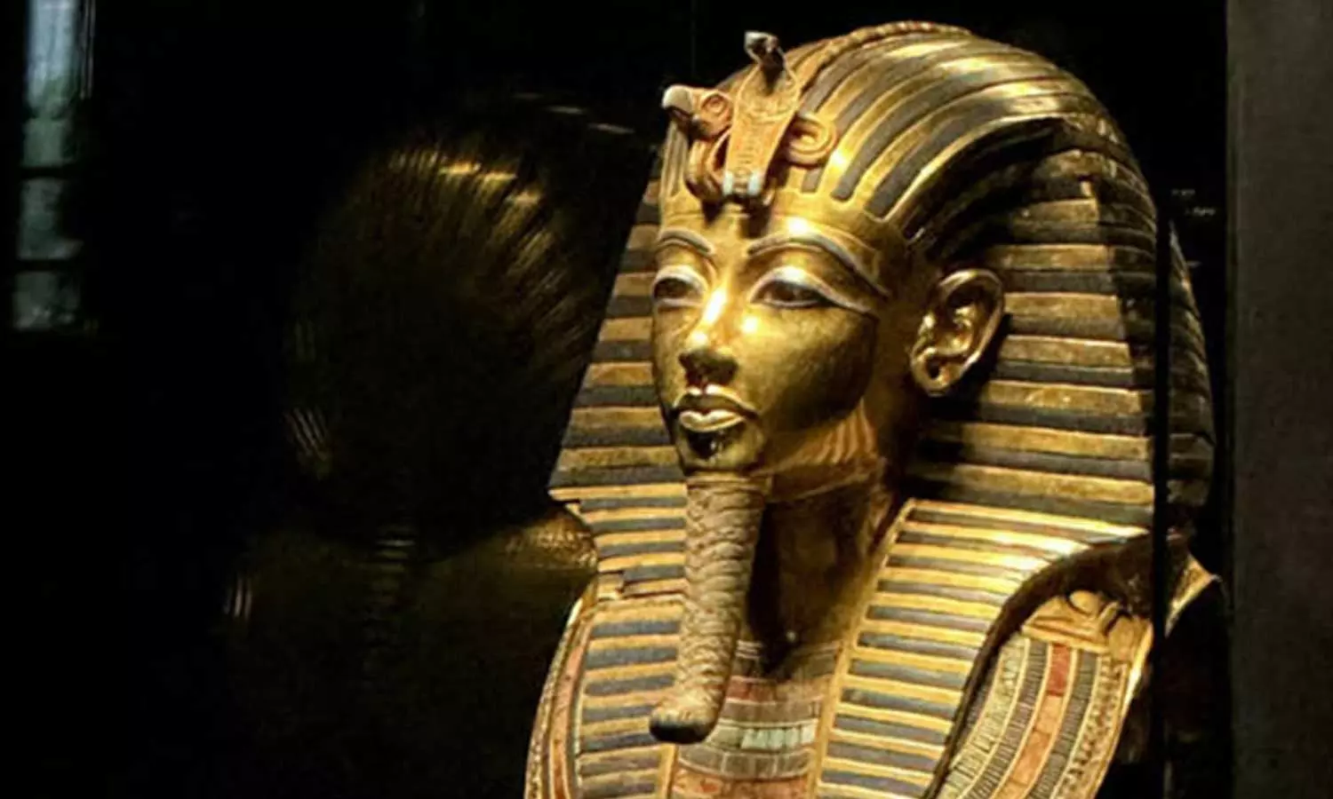 ചരിത്രത്തിൽ ആദ്യം; ഈജിപ്ഷ്യൻ രാജാവ് ടുട്ടൻഖാമന്റെ ശവകുടീരം പൂർണമായി പ്രദർശിപ്പിച്ച് ഗ്രാൻഡ് ഈജിപ്ഷ്യൻ മ്യൂസിയം