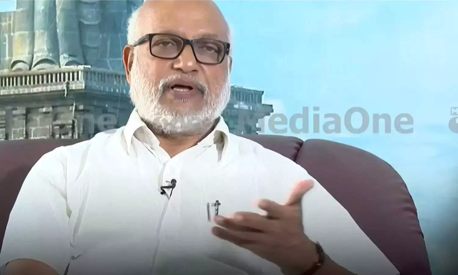 ഒത്തൊരുമയോടെ, അഴിമതിരഹിതമായി മുന്നോട്ട് പോയാൽ ഏത് പ്രശ്നങ്ങളെയും മറികടക്കാമെന്നതാണ് അതിദാരിദ്ര്യ മുക്ത കേരളം നൽകുന്ന പാഠം; എം.എ ബേബി