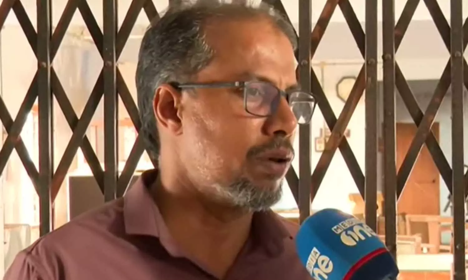 വാടകയും കൊടുക്കുന്നില്ല, സാധനങ്ങളും മാറ്റിക്കൊടുക്കുന്നില്ല; ഐസിഡിഎസിന് കെട്ടിടം വാടകക്ക് നൽകി കുടുങ്ങി കുടുംബം വാടകയും കൊടുക്കുന്നില്ല, സാധനങ്ങളും മാറ്റിക്കൊടുക്കുന്നില്ല; ഐസിഡിഎസിന് കെട്ടിടം വാടകക്ക് നൽകി കുടുങ്ങി കുടുംബം