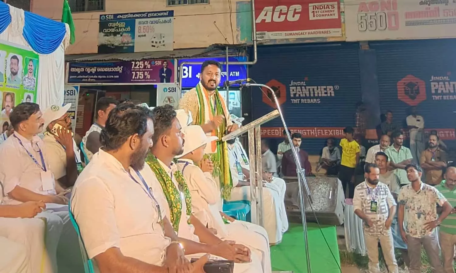 രാഹുൽ മാങ്കൂട്ടത്തിൽ യൂത്ത് ലീഗ് വേദിയിൽ