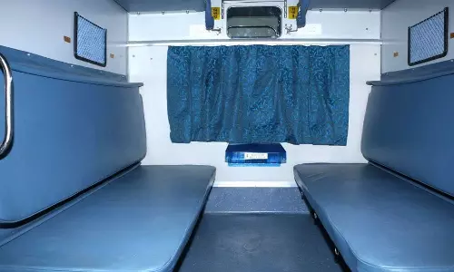 ഇനി ലോവർ ബെർത്തുകൾ ബുക്ക് ചെയ്യുമ്പോൾ ഈ കാര്യങ്ങൾ ശ്രദ്ധിക്കണം