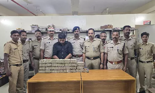 വയനാട് മീനങ്ങാടിയിൽ ഒന്നരക്കോടി രൂപയുടെ കുഴൽപ്പണം പിടികൂടി