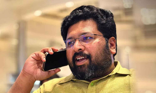 ഒരുപടി മുമ്പേ കോൺഗ്രസ്; തിരുവനന്തപുരം കോർപ്പറേഷനിൽ ശബരീനാഥനെ ഇറക്കി നിർണായക നീക്കം