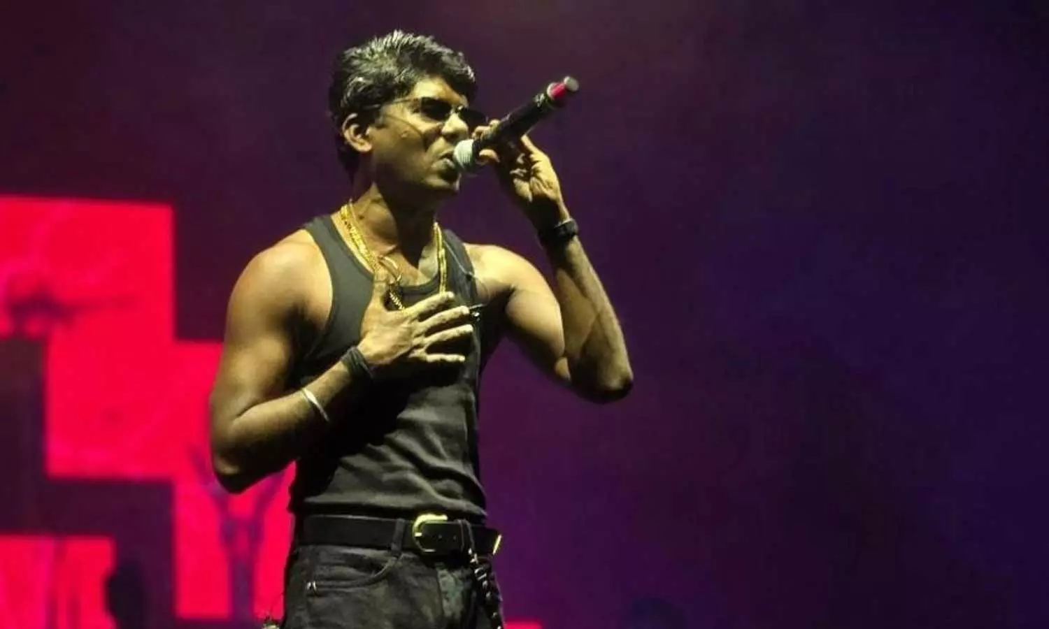 രാജ്യം വിട്ടുപോകരുതെന്ന വ്യവസ്ഥ റദ്ദാക്കി; റാപ്പർ വേടന് ജാമ്യ വ്യവസ്ഥയിൽ വീണ്ടും ഇളവ് രാജ്യം വിട്ടുപോകരുതെന്ന വ്യവസ്ഥ റദ്ദാക്കി; റാപ്പർ വേടന് ജാമ്യ വ്യവസ്ഥയിൽ വീണ്ടും ഇളവ്