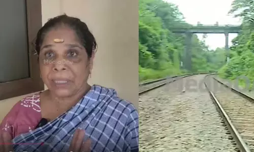 വര്ക്കലയിലുണ്ടായത് എന്റെ മകൾക്കു നേരെയുണ്ടായ ആക്രമണത്തിന് സമാനം, സ്ത്രീകൾക്ക് ട്രെയിനിൽ സുരക്ഷയില്ല; സൗമ്യയുടെ അമ്മ വര്ക്കലയിലുണ്ടായത് എന്റെ മകൾക്കു നേരെയുണ്ടായ ആക്രമണത്തിന് സമാനം, സ്ത്രീകൾക്ക് ട്രെയിനിൽ സുരക്ഷയില്ല; സൗമ്യയുടെ അമ്മ
