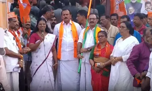 മോദി സാറിന്റെ വികസനം കേരളത്തിൽ വേണ്ട രീതിയിൽ ഫലം കാണുന്നില്ല; ബിജെപി പദയാത്രയിൽ പങ്കെടുത്ത് കൊച്ചി കോർപറേഷനിലെ യുഡിഎഫ് കൗൺസിലർ