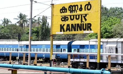 കണ്ണൂരിൽ RPF ഉദ്യോഗസ്ഥന് നേരെ ആക്രമണം കണ്ണൂരിൽ RPF ഉദ്യോഗസ്ഥന് നേരെ ആക്രമണം