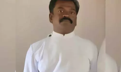 മധ്യപ്രദേശിൽ മതപരിവർത്തനം ആരോപിച്ച് മലയാളി വൈദികനെ അറസ്റ്റ് ചെയ്തു മധ്യപ്രദേശിൽ മതപരിവർത്തനം ആരോപിച്ച് മലയാളി വൈദികനെ അറസ്റ്റ് ചെയ്തു