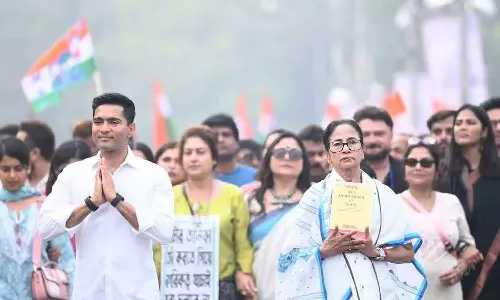 എസ്‌ഐആറിനെതിരെ കൊൽക്കത്തയിൽ മമത ബാനർജിയുടെ നേതൃത്വത്തിൽ പ്രതിഷേധ റാലി