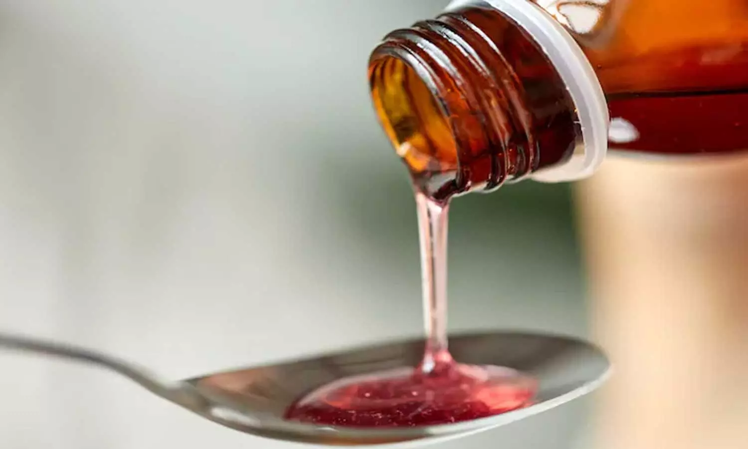 കഫ് സിറപ്പ് കഴിച്ച്  കുട്ടികള്‍ മരിച്ച സംഭവം: മരുന്ന് കുറിച്ചുനല്‍കിയ ഡോക്ടറുടെ ഭാര്യയും അറസ്റ്റില്‍