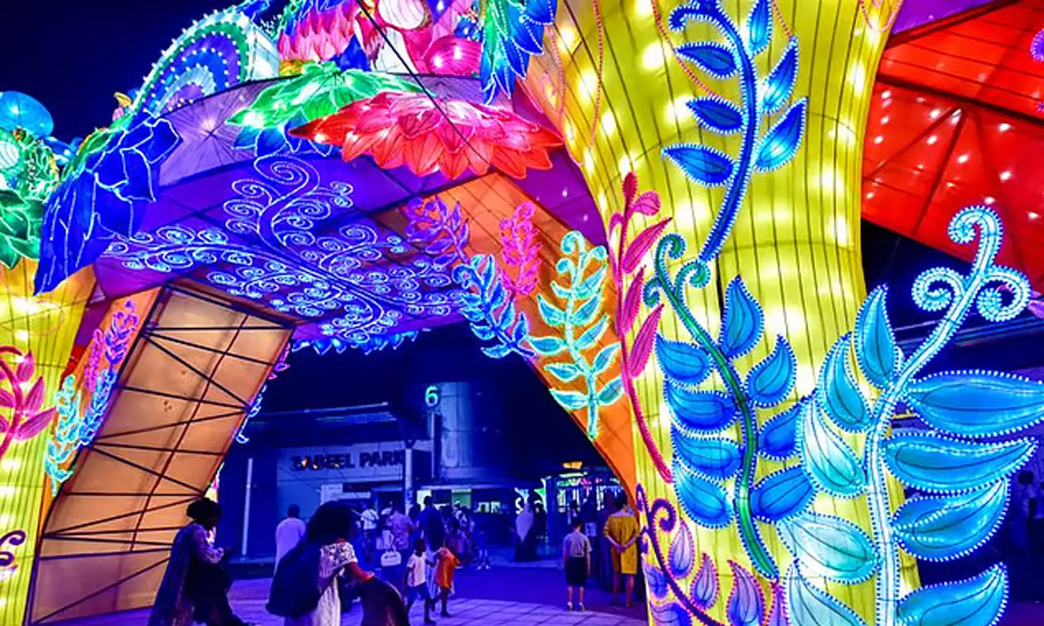 സഞ്ചാരികൾക്ക് സന്തോഷം, ദുബൈ ഗാർഡൻ ഗ്ലോ വീണ്ടും തുറക്കുന്നു