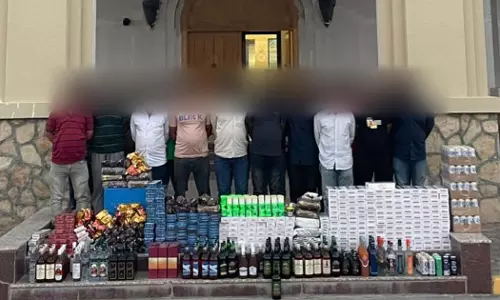 15 expatriates arrested in Dakhiliya for gambling, possession of banned cigarettes and alcohol