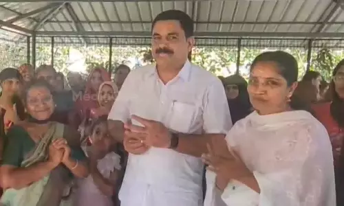 പൊന്നാണ് ഈ മെമ്പർ; പഞ്ചായത്ത് അംഗത്തിന് സ്വർണമോതിരം സമ്മാനിച്ച് കുടുംബശ്രീ പ്രവർത്തകർ