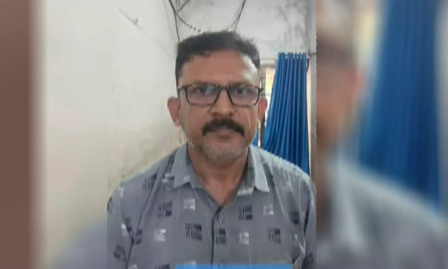 മൊബെെൽ ഉപയോഗിച്ചില്ല, മതം മാറി പാസ്റ്ററായി ജീവിതം; ബലാത്സംഗക്കേസിലെ പ്രതി 25 വർഷങ്ങൾക്കുശേഷം പിടിയില് മൊബെെൽ ഉപയോഗിച്ചില്ല, മതം മാറി പാസ്റ്ററായി ജീവിതം; ബലാത്സംഗക്കേസിലെ പ്രതി 25 വർഷങ്ങൾക്കുശേഷം പിടിയില്