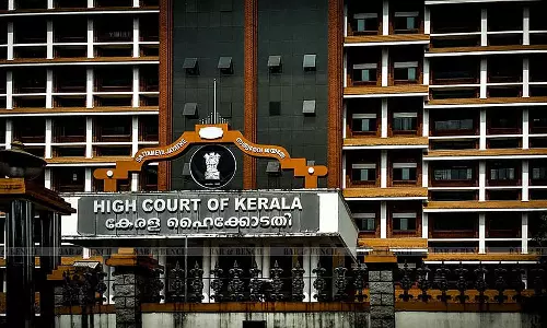 ഫിസിയോ തെറാപിസ്റ്റുകളും ഒക്കുപ്പേഷണല്‍ തെറാപിസ്റ്റുകളും ഡോക്ടര്‍മാരല്ല: ഹൈക്കോടതി