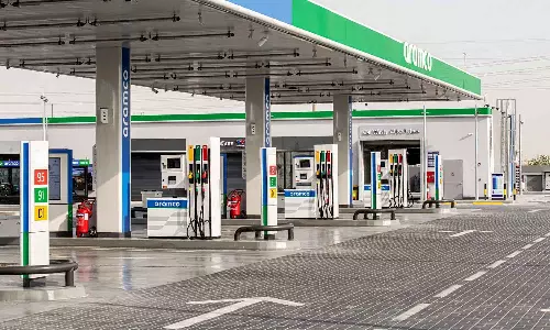 ക്യൂ പാലിക്കാത്തവർക്ക് ഇന്ധനം നൽകരുത്; സൗദിയിലെ പെട്രോൾ പമ്പ് ഉടമകൾക്ക് കർശന നിർദേശം നൽകി ഊർജ്ജ മന്ത്രാലയം