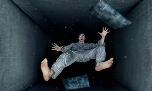 ഉയരങ്ങളിൽ നിന്ന് താഴേക്ക് വീഴുന്നതായി സ്വപ്നം കാണാറുണ്ടോ? കാരണം ഇതാണ്..