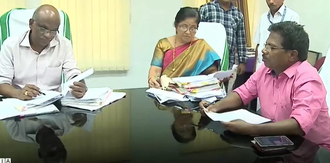 ശബരിമല സ്വർണക്കൊള്ള; ദേവസ്വം ബോർഡിലെ ഉന്നതരുടെ പങ്കിനെക്കുറിച്ച് അന്വേഷണം വ്യാപിപ്പിച്ച് എസ്ഐടി