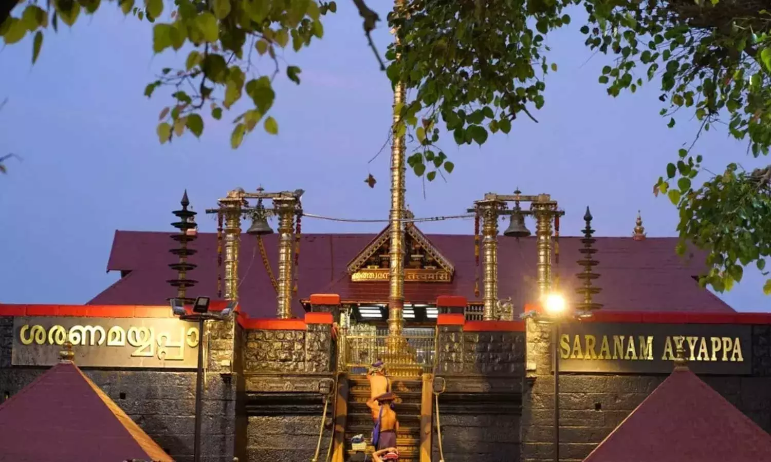 ശബരിമലയിലെ വസ്തുക്കൾ അപഹരിക്കാൻ സാധ്യതയുണ്ട്; മുൻ തിരുവാഭരണം കമ്മീഷണർ ദേവസ്വം പ്രസിഡന്റിന് നൽകിയ കത്ത് പുറത്ത് ശബരിമലയിലെ വസ്തുക്കൾ അപഹരിക്കാൻ സാധ്യതയുണ്ട്; മുൻ തിരുവാഭരണം കമ്മീഷണർ ദേവസ്വം പ്രസിഡന്റിന് നൽകിയ കത്ത് പുറത്ത്