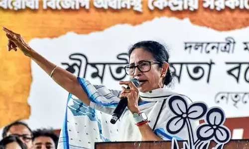 ഫോം നേരിട്ട് സ്വീകരിച്ചിട്ടില്ല, ബംഗാളിലെ വോട്ടർമാരെല്ലാം പൂരിപ്പിക്കുന്നത് വരെ എസ്ഐആർ പൂരിപ്പിക്കില്ല: മമത ബാനർജി