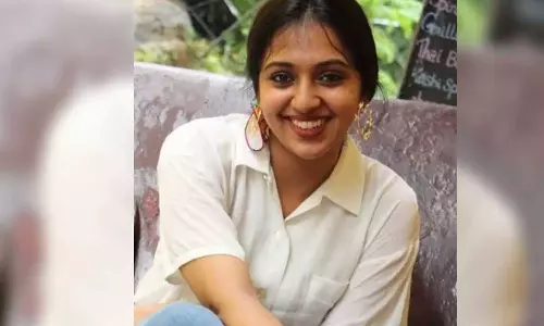 യുവാവിനെ തട്ടിക്കൊണ്ടുപോയി മര്‍ദിച്ചു: നടി ലക്ഷ്മി മേനോന്‍ പ്രതിയായ കേസ് ഹൈക്കോടതി റദ്ദാക്കി