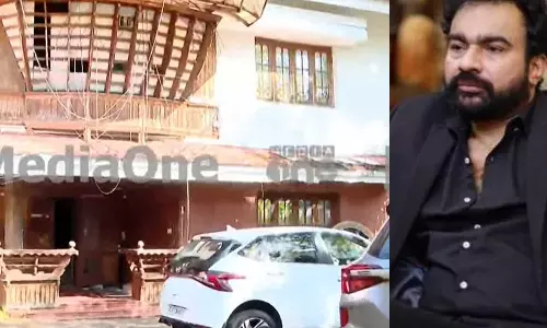 മോൻസൺ മാവുങ്കലിൻ്റെ വീട്ടിൽ മോഷണം; ക്രൈംബ്രാഞ്ച് കസ്റ്റഡിയിലുള്ള വീട്ടിലാണ് കവ‍ർച്ച