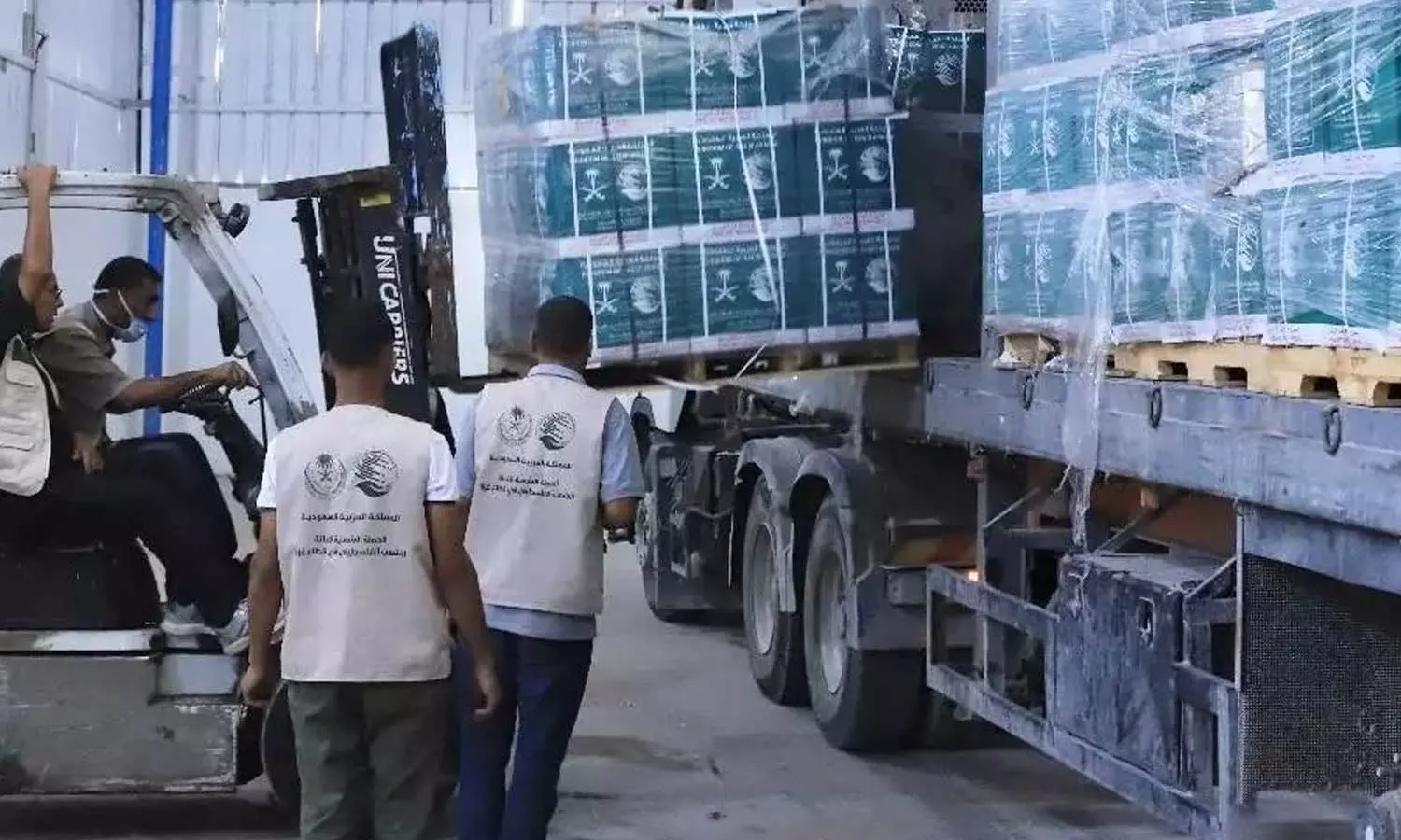 ​​Giving a hand to Gaza; New batch of Saudi aid arrives in Deir al-Balah
