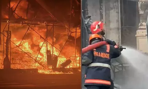 സാഹസികമായി തൊഴിലാളികളെ രക്ഷപ്പെടുത്തി; മലപ്പുറം കോട്ടക്കലിൽ വൻ തീപിടിത്തം