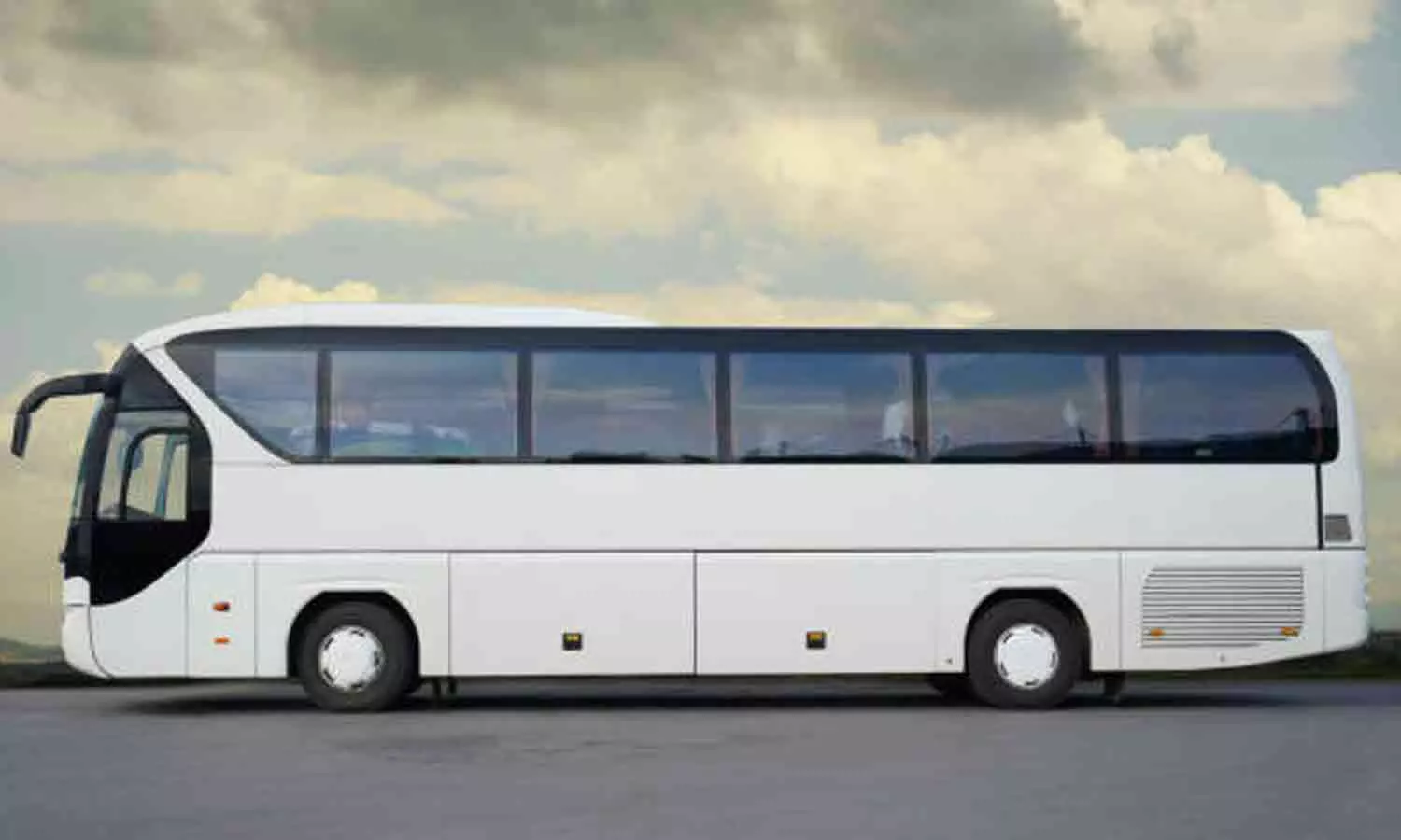 അന്യായ നികുതി ചുമത്തി തമിഴ്നാടും കർണാടകയും; നാളെ മുതൽ സർവീസ് നിർത്തുമെന്ന് ലക്ഷ്വറി ബസ് ഉടമകൾ അന്യായ നികുതി ചുമത്തി തമിഴ്നാടും കർണാടകയും; നാളെ മുതൽ സർവീസ് നിർത്തുമെന്ന് ലക്ഷ്വറി ബസ് ഉടമകൾ