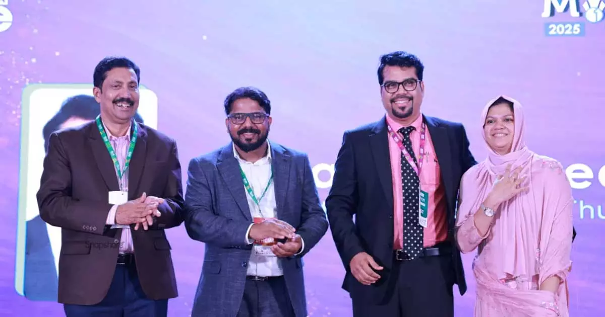 തുംറൈത്ത്‌ ഇന്ത്യൻ സ്കൂളിനായുള്ള പോരാട്ടം; റസ്സൽ മുഹമ്മദിന് മീഡിയവൺ പുരസ്‌കാരം